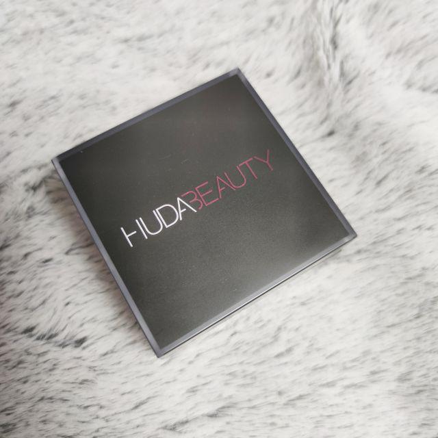 Huda Beauty Puder do twarzy, Easy Bake, Sugar Cookie