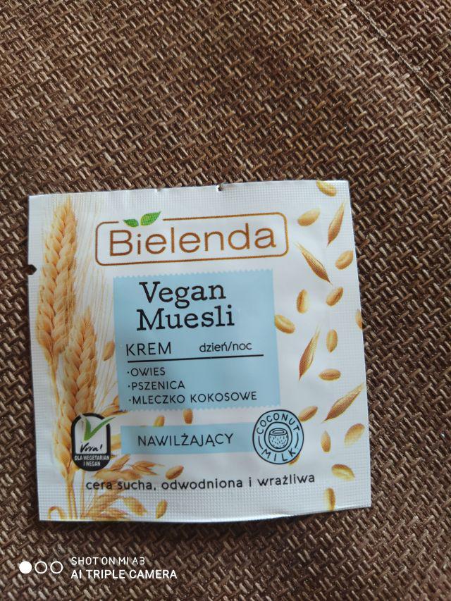 Bielenda Vegan Muesli, Krem do twarzy, Nawilżający, Na dzień i na noc