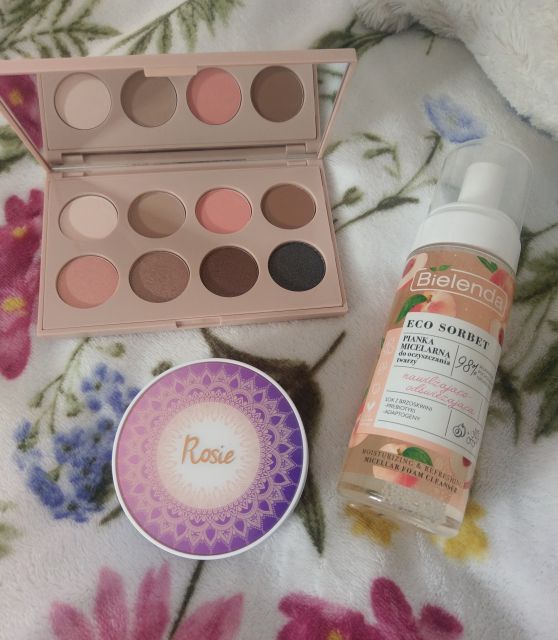 Rosie podkład cushion paleta Nude Bielenda pianka
