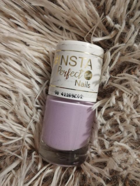 Lawendowy lakier do paznokci