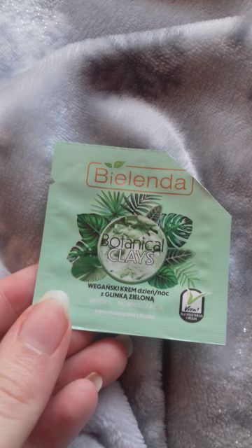 Bielenda Botanical Clays, Krem do twarzy, Wegański, Na dzień i na noc, Z glinką zieloną 