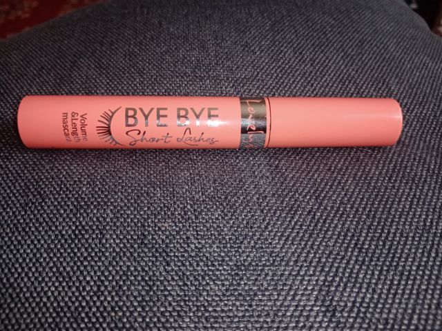Lovely Bye Bye Short Lashes Volume & Length Mascara