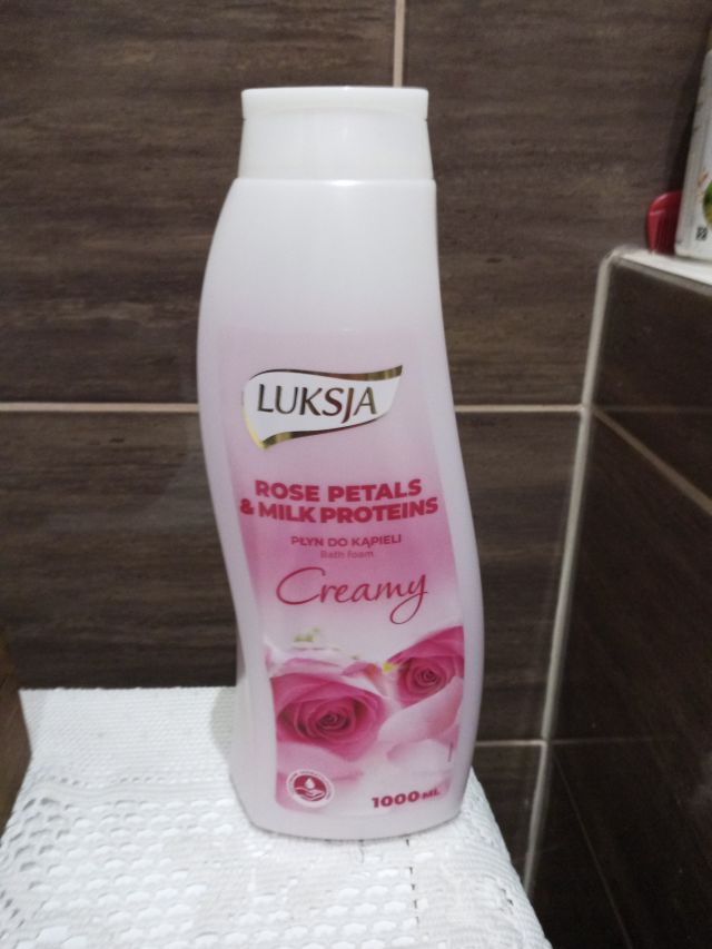Luksja Creamy, Płyn do kąpieli, Rose Petals & Milk Proteins