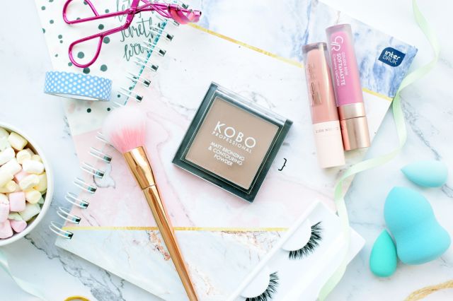 Kobo Matt Bronzing & Contouring Powder, Bronzer do twarzy, nr 311 Nubian Desert