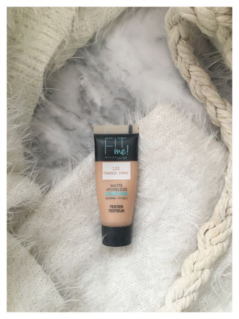 Maybelline Fit me! Podkład do twarzy, Matujący i wygładzający pory, nr 120 Classic Ivory