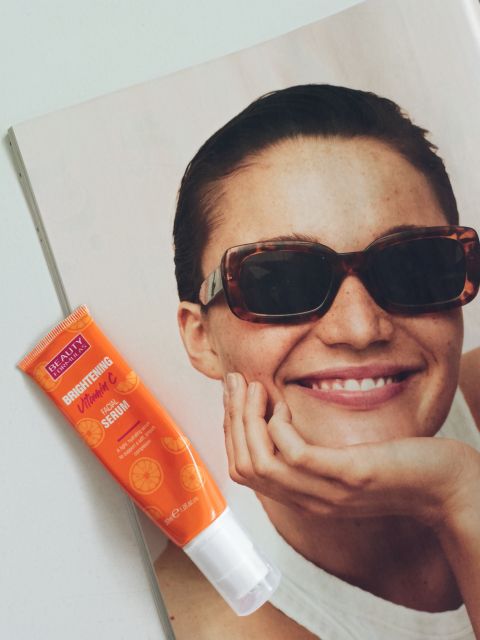 Beauty Formulas Brightening Vitamin C, Serum do twarzy, Rozjaśniające, Z witaminą C