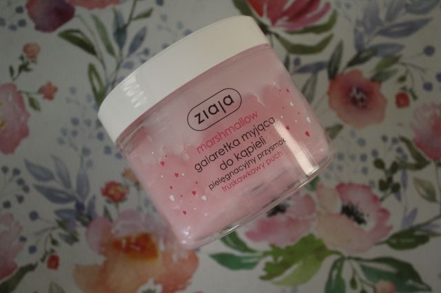 Ziaja Pielęgnacyjny Przysmak, Marshmallow, Galaretka myjąca do kąpieli, Truskawkowy puch