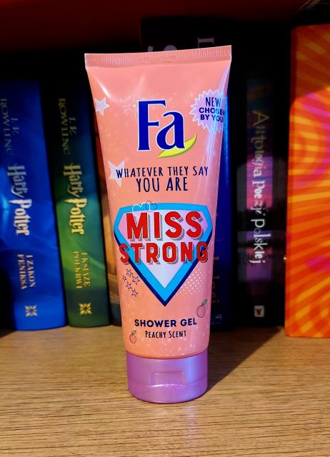 Fa Żel pod prysznic, Miss Strong Peachy Scent