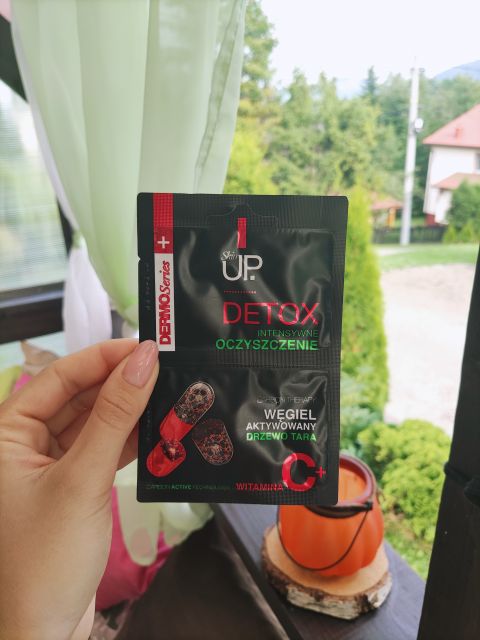 Skin UP Dermo Series +, Maseczka do twarzy, Detox, Węgiel aktywowany, drzewo tara, Intensywne oczyszczenie