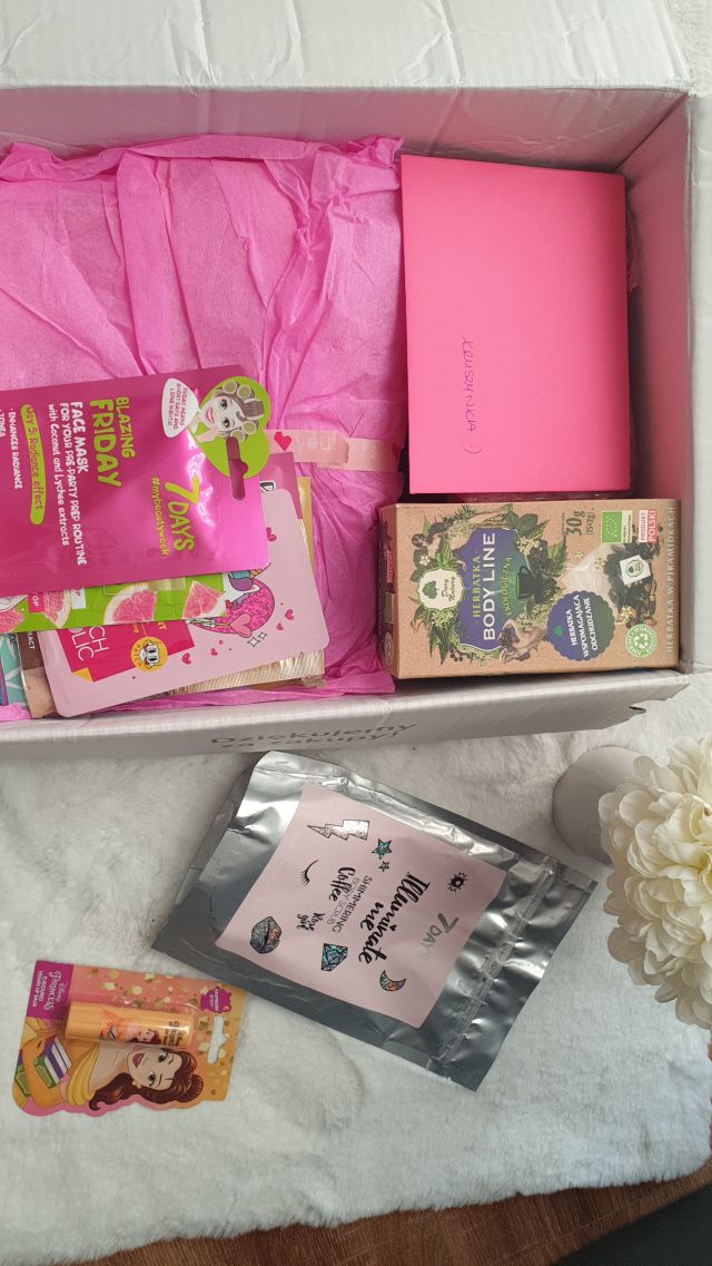 ✩ Kalendarz urodzinowy Clouders ✩