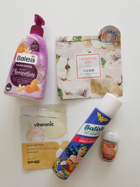 akcja denkowanie! grudzień - kosmetyki w świątecznych opakowaniach i świątecznych kolorach 🎄❄️⛄🎀🎁🎅