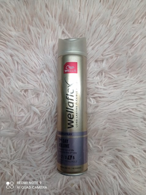 Wella Wellaflex, Lakier do włosów, 2nd Day Volume, 4 Extra Strong Hold