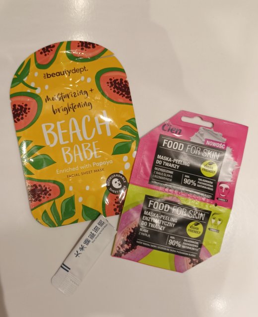 akcja denkowanie! grudzień - kosmetyki w świątecznych opakowaniach i świątecznych kolorach 🎄❄️⛄🎀🎁🎅