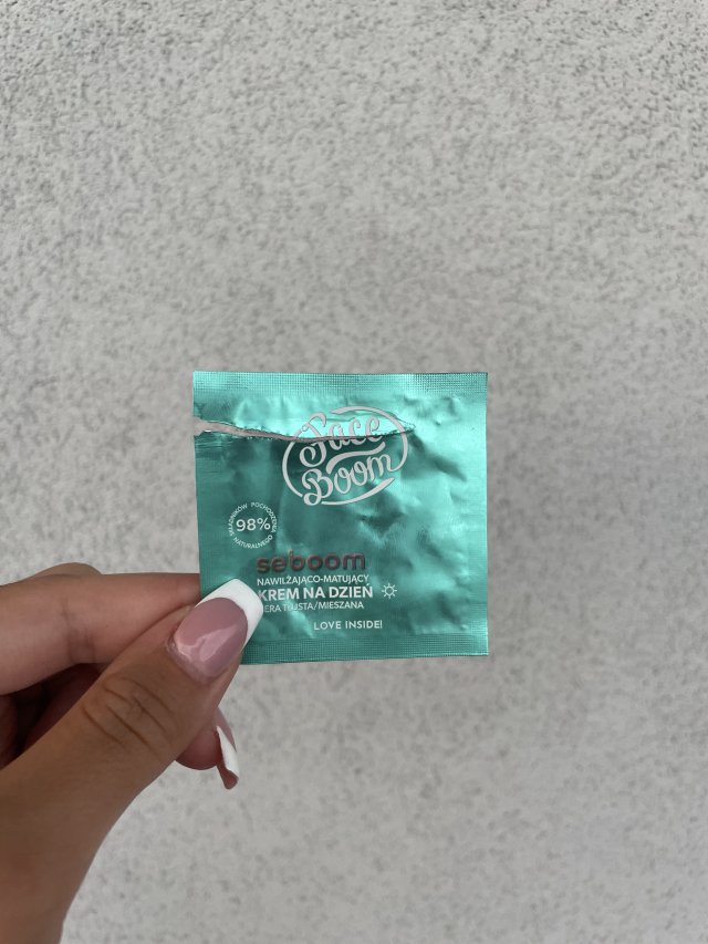 akcja denkowanie! grudzień - kosmetyki w świątecznych opakowaniach i świątecznych kolorach 🎄❄️⛄🎀🎁🎅