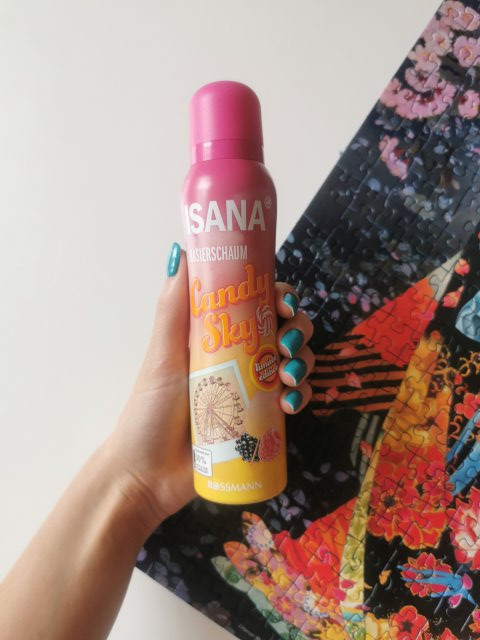 Isana Pianka do golenia, Candy Sky