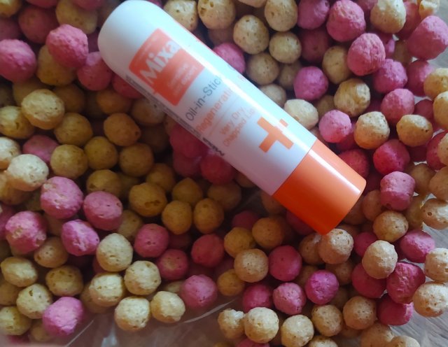 Mixa Balsam do ust, Regenerujący, Olejkowy, Oil-in-Stck