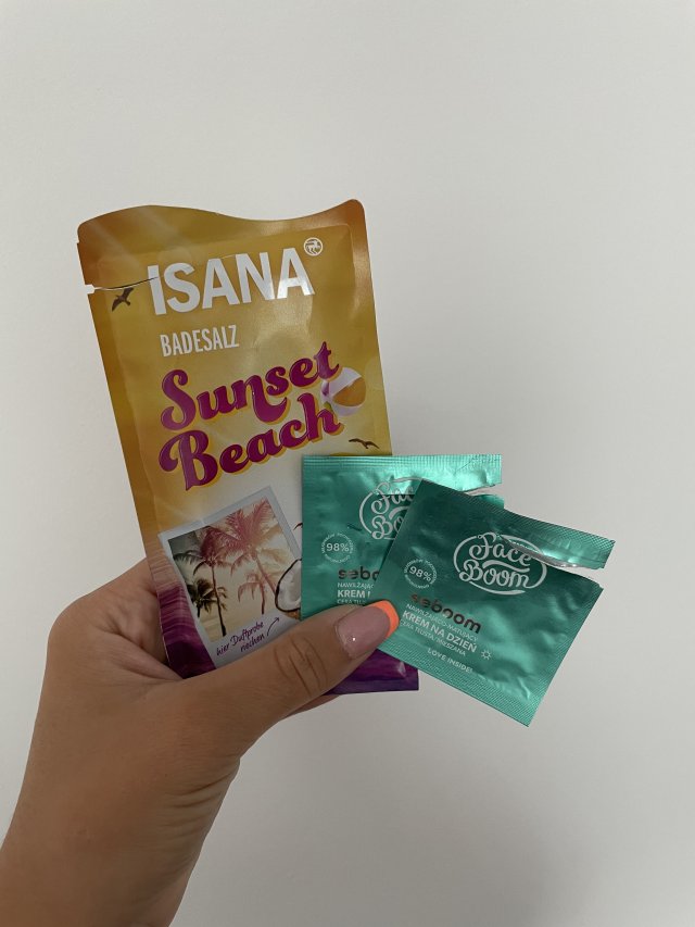 akcja denkowanie! grudzień - kosmetyki w świątecznych opakowaniach i świątecznych kolorach 🎄❄️⛄🎀🎁🎅