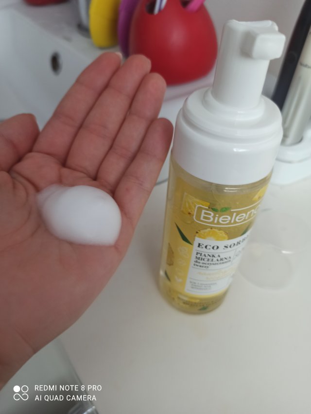 Bielenda Eco Sorbet, Pianka micelarna do oczyszczania twarzy, Nawilżająco-rozświetlająca, Sok z ananasa, kwasy AHA i witamina C