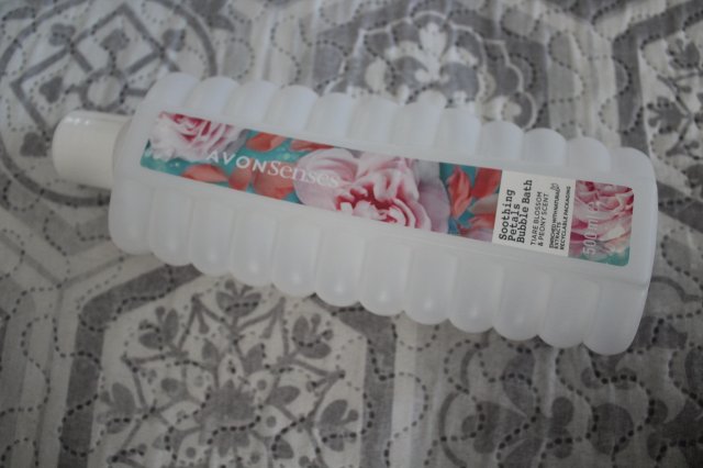 Avon Senses, Soothing Petals, Płyn do kąpieli, kwiat tiary i piwonia