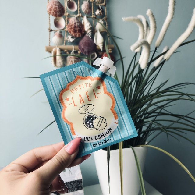 Petite Lael CC Cushion, Krem CC, Rozświetlająco-nawilżający, SPF 50+ PA +++