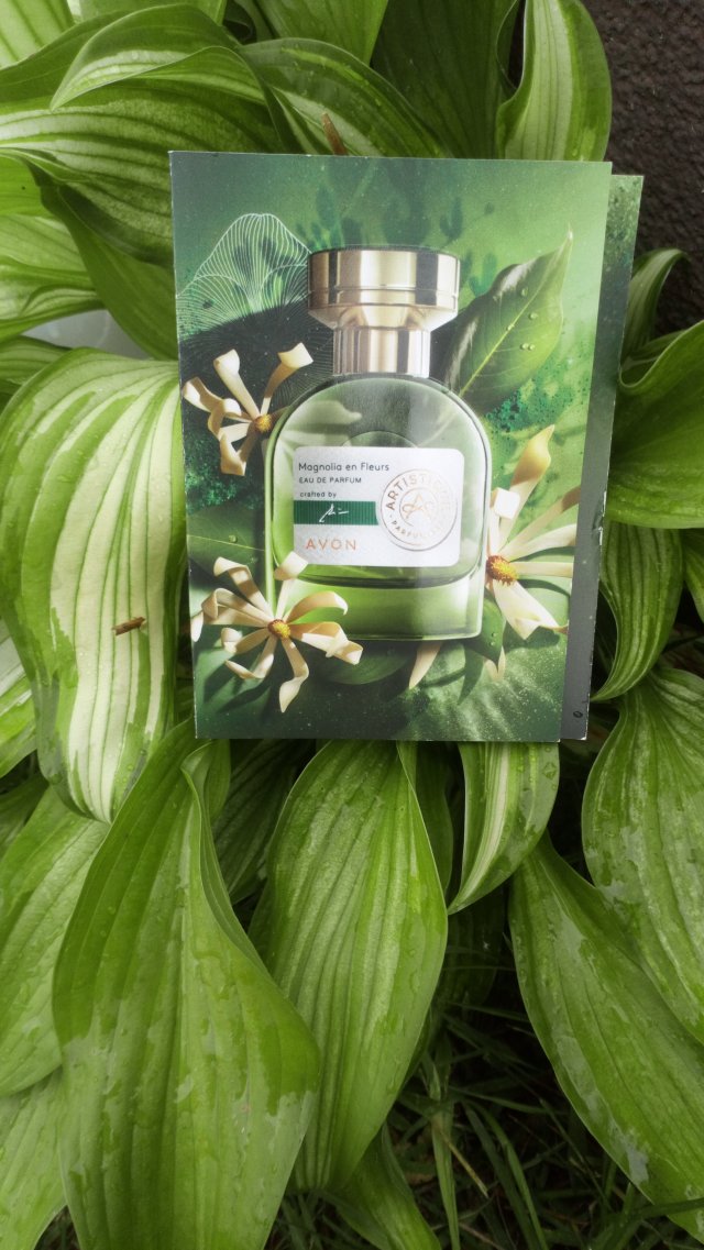 Avon Woda perfumowana, Artistique, Magnolia en Fleurs EDP