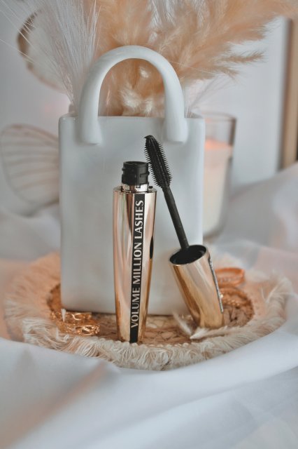L'Oréal Tusz do rzęs, Volume Million Lashes, Black