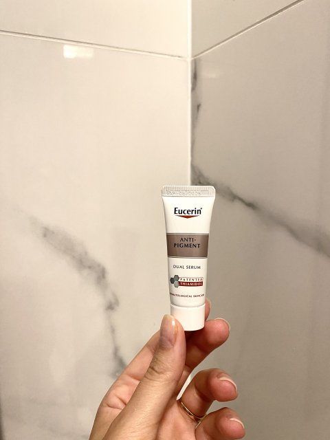 Eucerin Serum do twarzy, Anti-Pigment, O podwójnym działaniu, Redukuje plamy pigmentacyjne i zapobiega ich ponownemu pojawianiu się