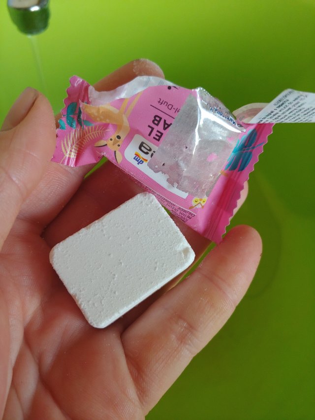 Balea Musująca tabletka do kąpieli, Granat