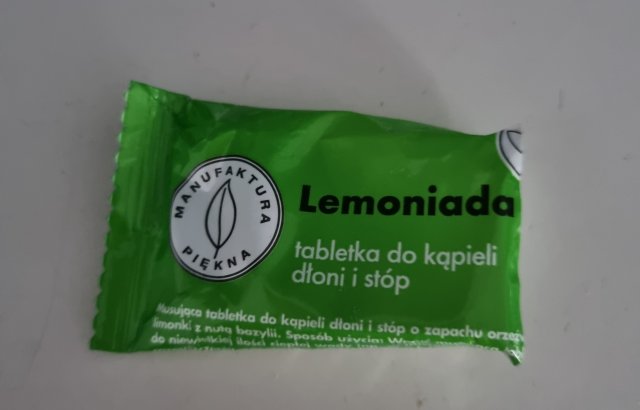 akcja denkowanie! grudzień - kosmetyki w świątecznych opakowaniach i świątecznych kolorach 🎄❄️⛄🎀🎁🎅