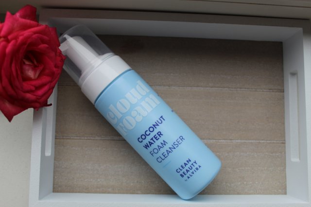 Alvira Clean Beauty, Pianka oczyszczająca do twarzy, Cloud Foam, Z wodą kokosową