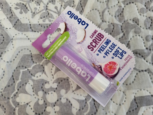 Labello Scrub do ust, Feige Kokosnuss