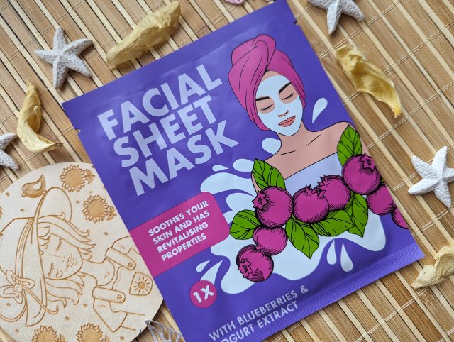 Dayes Europe B.V Maska do twarzy w płacie, Berry Nice!, Z wyciągiem z jagód i jogurtem,