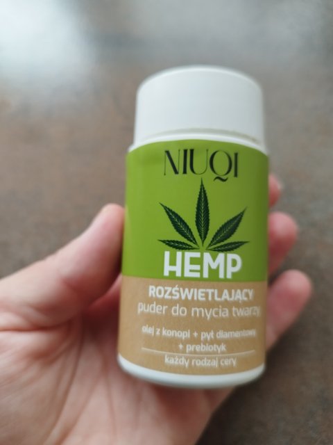 NIUQI Hemp, Puder do mycia twarzy, Rozświetlający, Olej z konopii