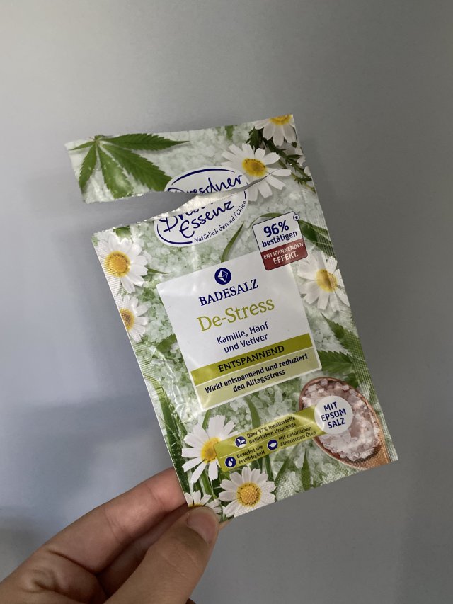 akcja denkowanie! grudzień - kosmetyki w świątecznych opakowaniach i świątecznych kolorach 🎄❄️⛄🎀🎁🎅