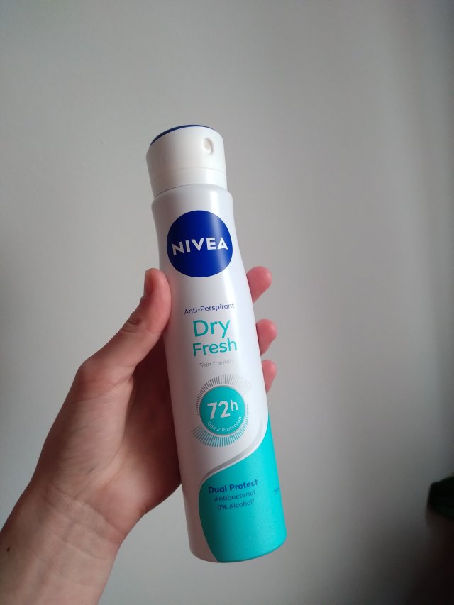 Nivea Antyperspirant w sprayu, Dry Fresh