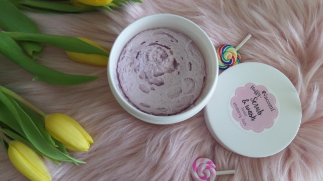 Nacomi Pianka peelingująco-myjąca, słodka borówkowa pianka