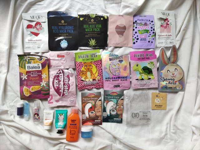 akcja denkowanie! grudzień - kosmetyki w świątecznych opakowaniach i świątecznych kolorach 🎄❄️⛄🎀🎁🎅