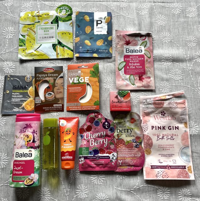 akcja denkowanie! grudzień - kosmetyki w świątecznych opakowaniach i świątecznych kolorach 🎄❄️⛄🎀🎁🎅