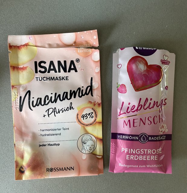 akcja denkowanie! grudzień - kosmetyki w świątecznych opakowaniach i świątecznych kolorach 🎄❄️⛄🎀🎁🎅