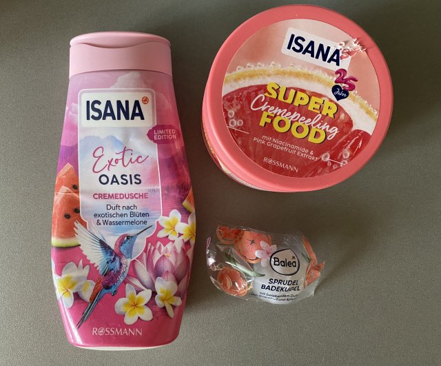 akcja denkowanie! grudzień - kosmetyki w świątecznych opakowaniach i świątecznych kolorach 🎄❄️⛄🎀🎁🎅