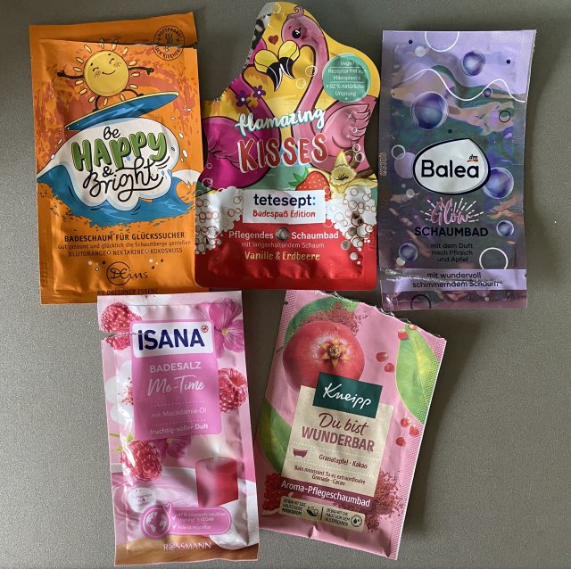 akcja denkowanie! grudzień - kosmetyki w świątecznych opakowaniach i świątecznych kolorach 🎄❄️⛄🎀🎁🎅