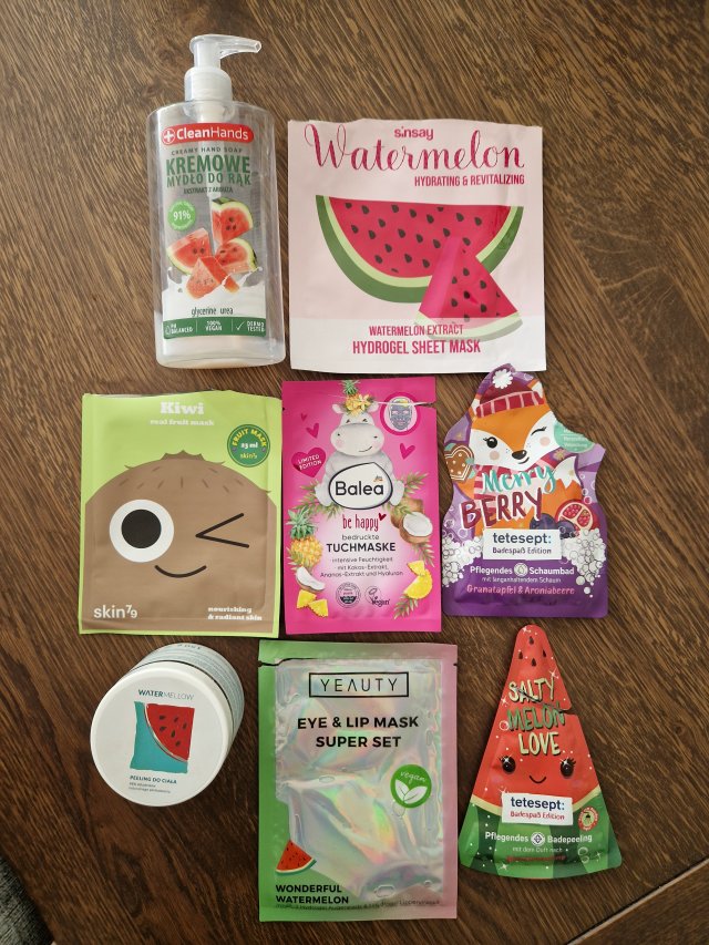 akcja denkowanie! grudzień - kosmetyki w świątecznych opakowaniach i świątecznych kolorach 🎄❄️⛄🎀🎁🎅