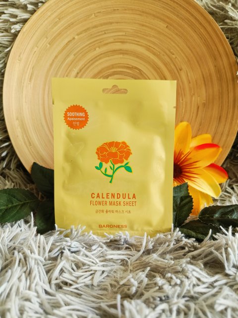 Kwiatowa maseczka w płacie 