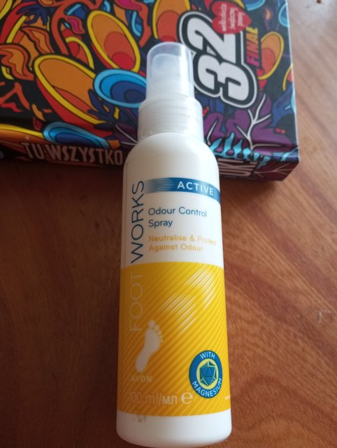 Avon Foot Works, Spray do stóp, Z ochronną przeciwzapachową, Active 