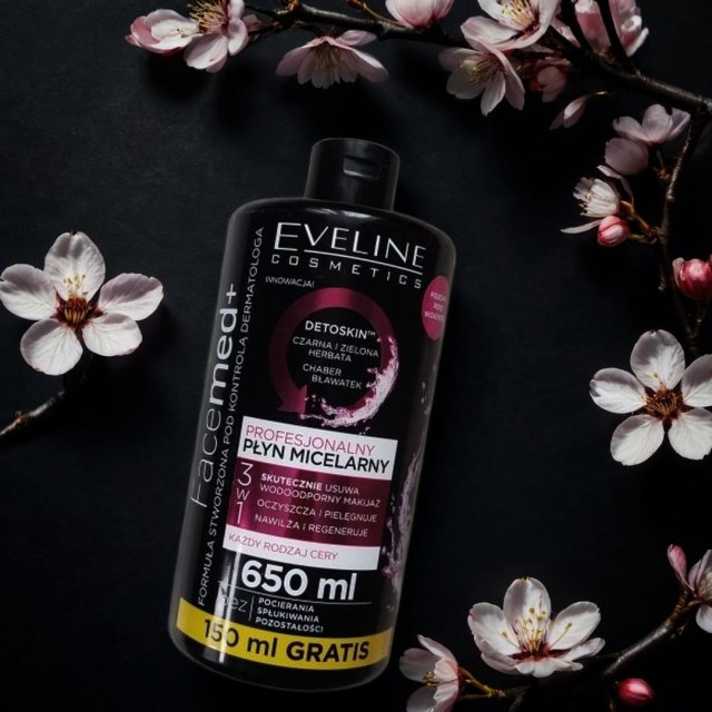 Eveline Facemed +, Płyn micelarny, Profesjonalny, 3w1, Detoskin, Skóra sucha, wrażliwa, zielona i czarna herbata, chaber, bławatek