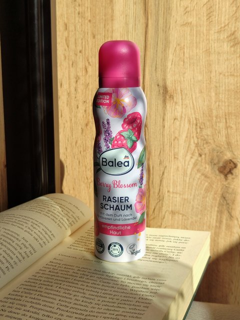 Balea Pianka do golenia, Berry Blossom