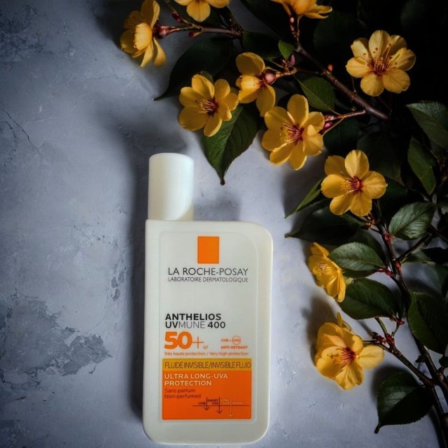 La Roche Posay Anthelios UVmune 400, Fluid do twarzy, Niewidoczny, SPF50+