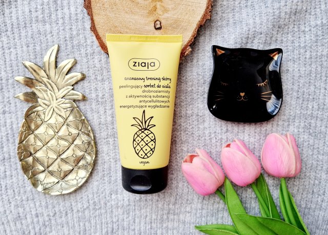 Ziaja Ananasowy trening skóry, Sorbet do ciała, Peelingujący, Drobnoziarnisty