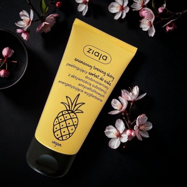 Ziaja Ananasowy trening skóry, Sorbet do ciała, Peelingujący, Drobnoziarnisty