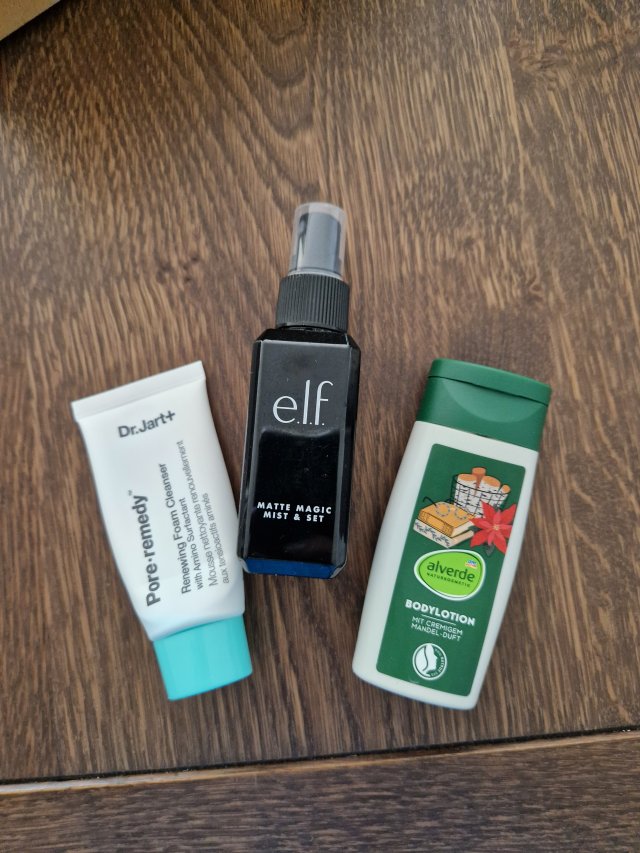 akcja denkowanie! grudzień - kosmetyki w świątecznych opakowaniach i świątecznych kolorach 🎄❄️⛄🎀🎁🎅